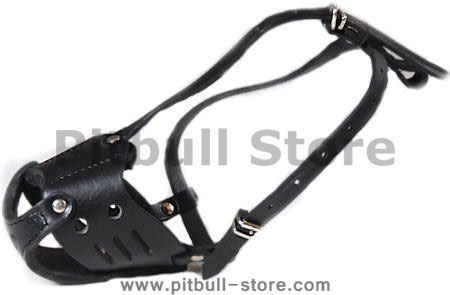 Leather dog muzzle 