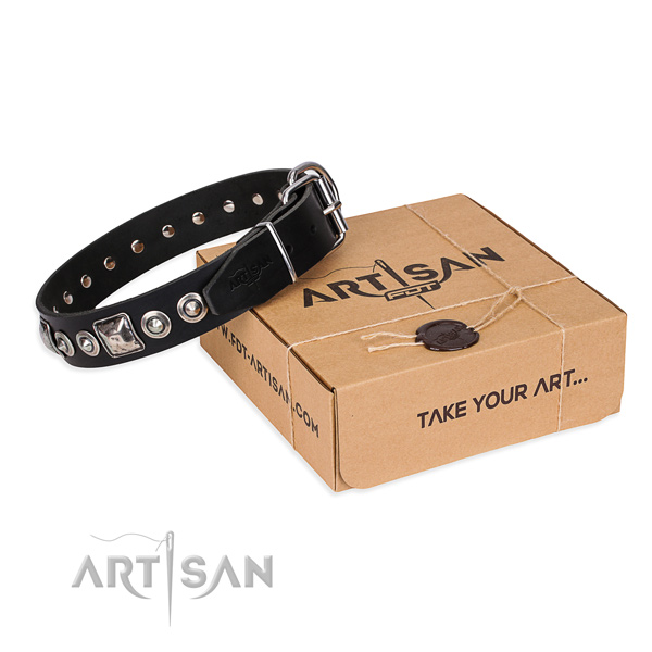High quality natural genuine leather dog collar for stylish walking