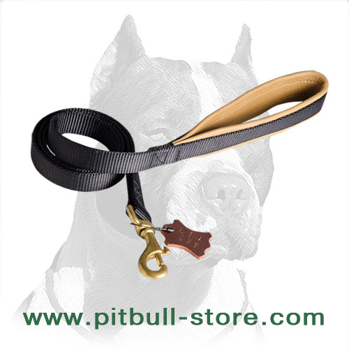 Super Comfortable Pitbull Dog Leash with Support Material on the Handle