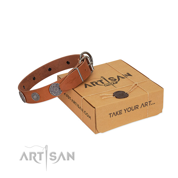 Perfect fit dog collar of genuine leather
